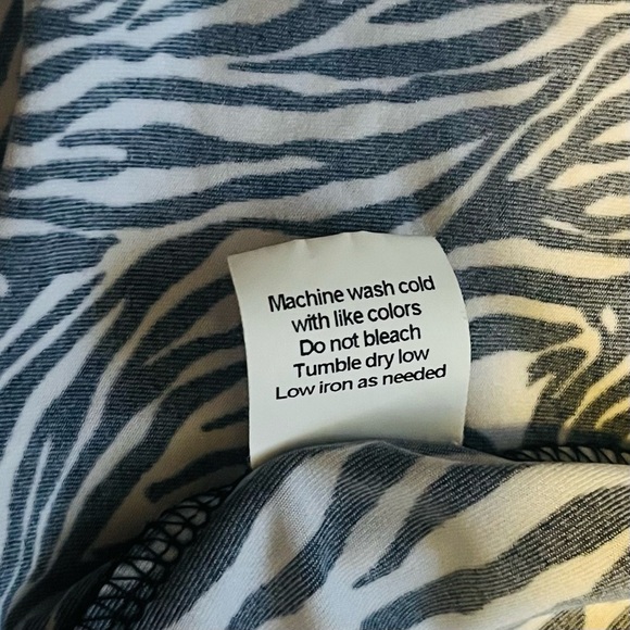 Notations casual/semi-dress top blouse L zebra print whiteblack sleeveless flowy - Picture 9 of 10